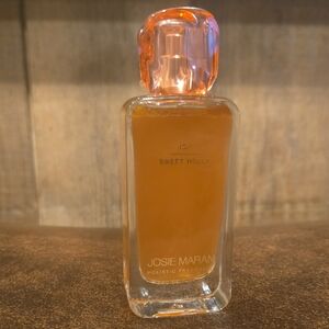 Josie Maran Sweet Holly Fragrance with Pink Cap